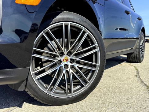 Used 2020 Porsche Macan image 2