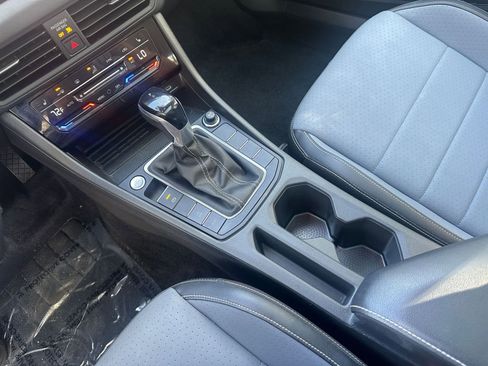 Used 2025 Volkswagen Jetta SE image 35