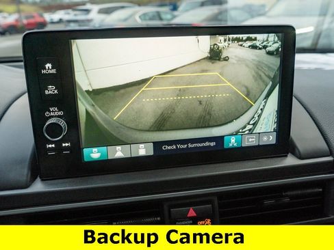 Used 2024 Honda Pilot Touring image 13