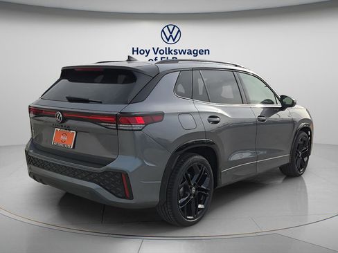 New 2026 Volkswagen Tiguan SE R-Line image 3