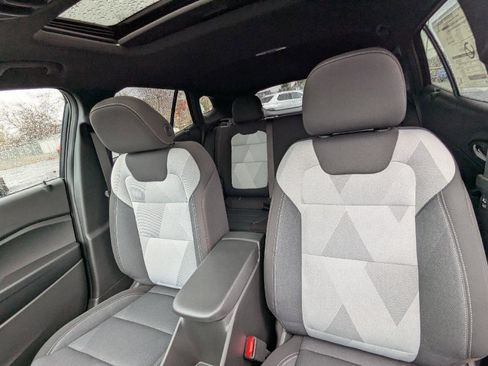 New 2026 Chevrolet Trax RS w/ Sunroof Package image 38