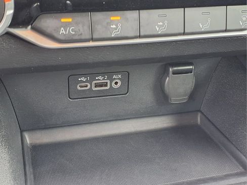 Used 2025 Nissan Altima 2.5 SV FWD image 13