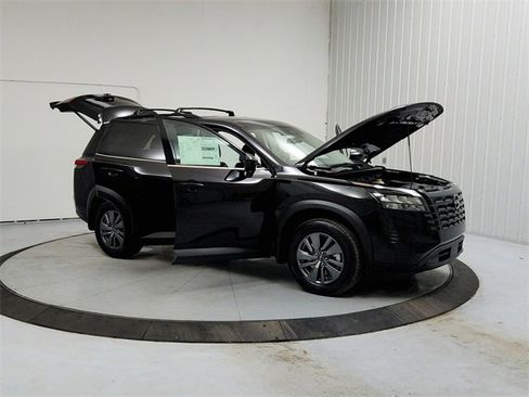 New 2026 Nissan Pathfinder SV image 9