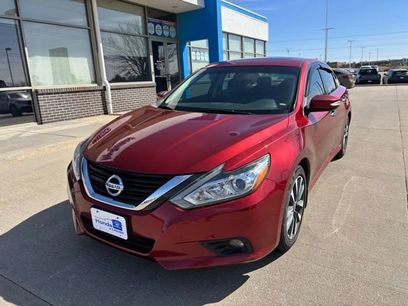 Used 2016 Nissan Altima 2.5 SL w/ Moonroof Package