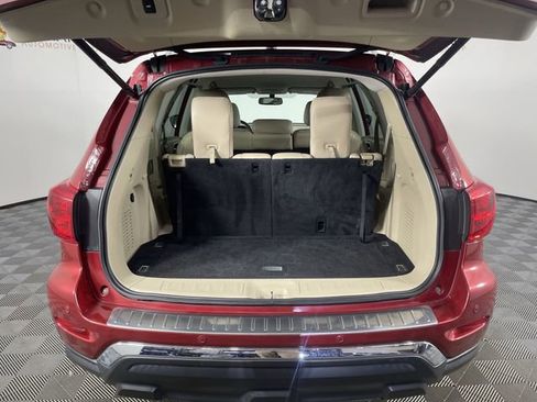 Used 2017 Nissan Pathfinder SL image 39
