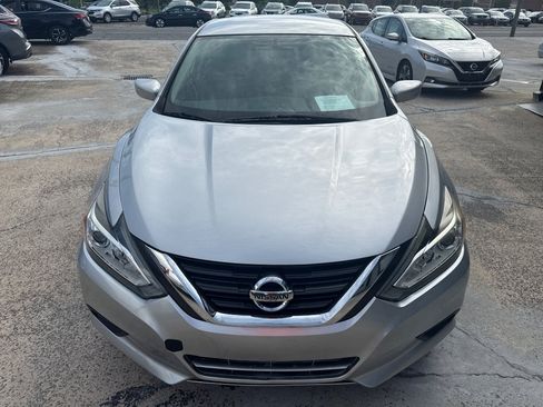 Used 2017 Nissan Altima 2.5 S w/ Power Driver Seat Package FWD image 5