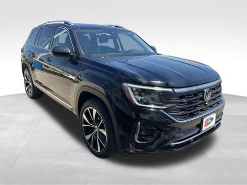 Used 2024 Volkswagen Atlas SEL Premium R-Line AWD/4WD image 3