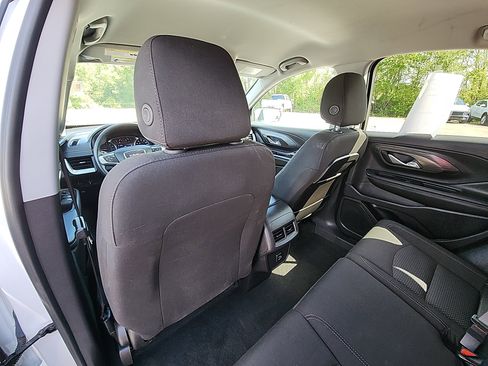 Used 2024 GMC Terrain SLE image 26