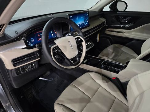 New 2026 Lincoln Corsair Premiere image 19