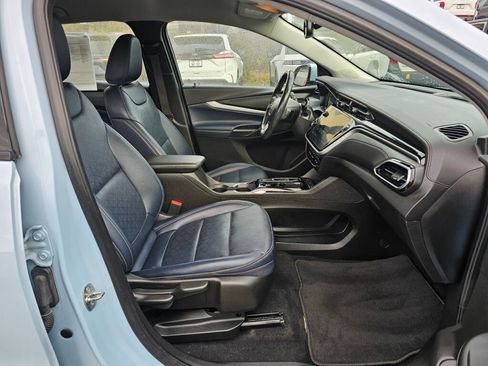 Used 2022 Chevrolet Bolt EUV LT w/ Convenience Package image 11