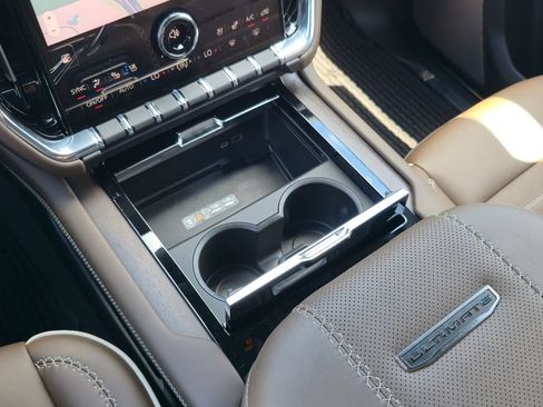 New 2026 GMC Yukon XL Denali Ultimate AWD/4WD image 17
