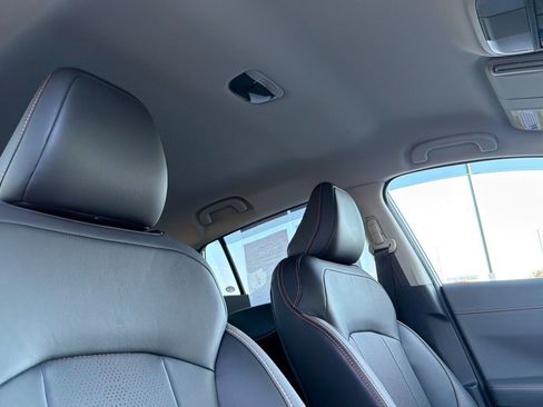 Used 2025 Subaru Crosstrek 2.5i Limited w/ Crosstrek Mirror Package image 17