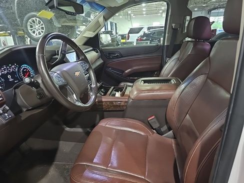 Used 2019 Chevrolet Suburban Premier AWD/4WD image 8
