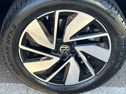 Used 2024 Volkswagen Atlas SE AWD/4WD image 7