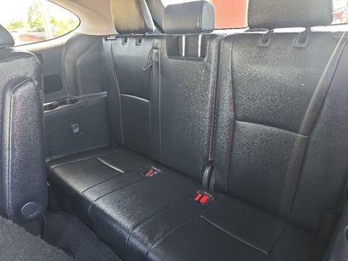 Used 2025 Toyota Highlander XLE AWD/4WD image 12