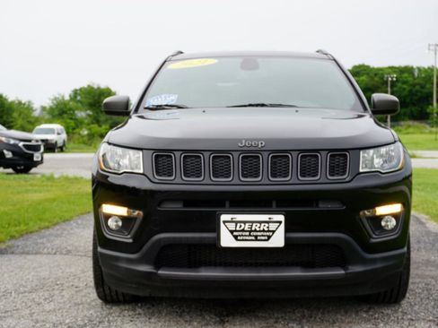 Used 2021 Jeep Compass Latitude FWD image 3