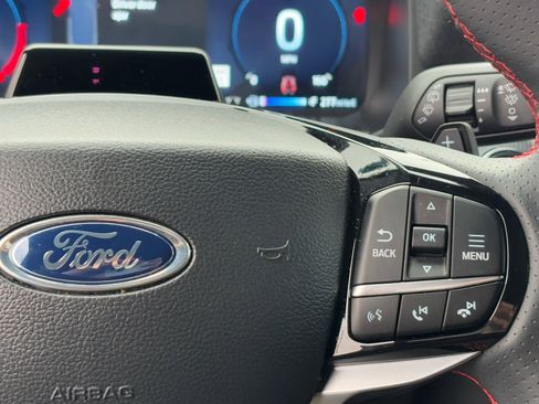 Used 2025 Ford Explorer ST image 22