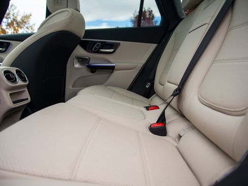 New 2026 Mercedes-Benz GLC 300 4MATIC image 13