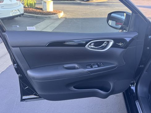 Used 2016 Nissan Sentra SV image 13