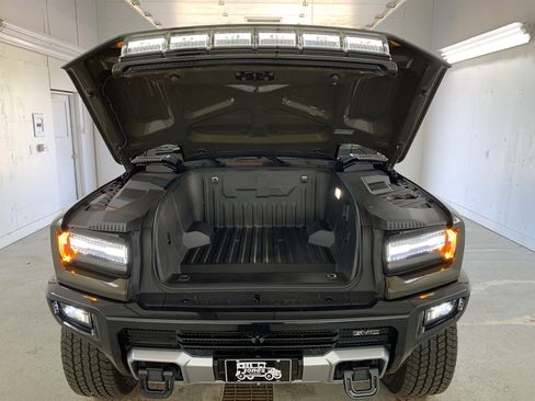 New 2025 GMC Hummer EV 2X image 10
