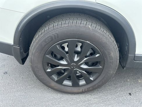 Used 2016 Nissan Rogue S w/ Appearance Package image 26