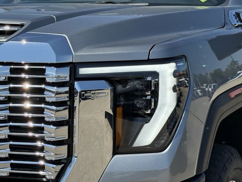 New 2026 GMC Sierra 2500 Denali w/ Denali Reserve Package AWD/4WD image 8