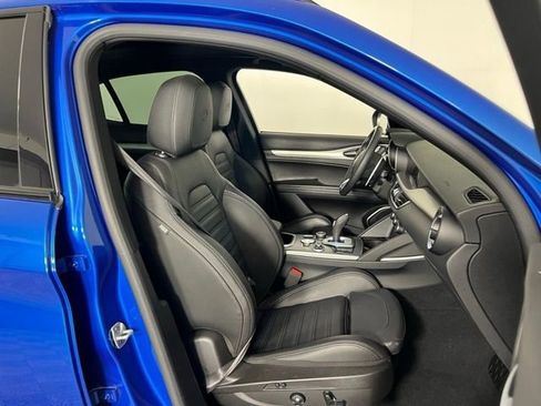 Used 2023 Alfa Romeo Stelvio Veloce image 29
