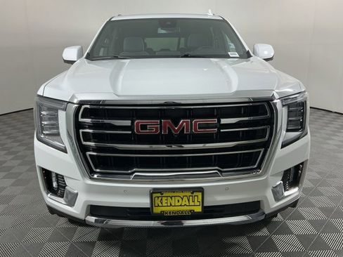 Used 2024 GMC Yukon XL SLT image 2