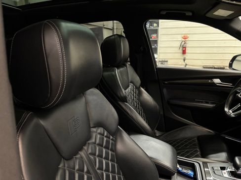 Used 2018 Audi SQ5 Premium Plus w/ Navigation Package image 27