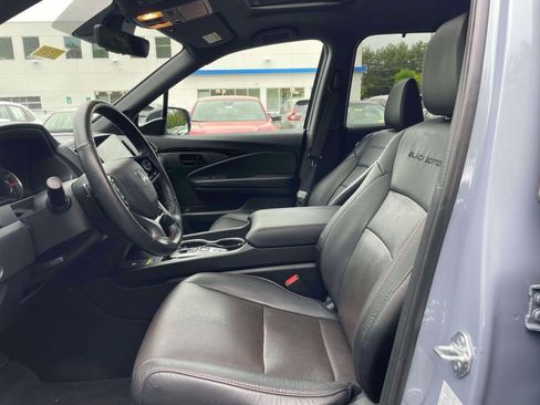 Certified 2024 Honda Passport Black Edition image 15