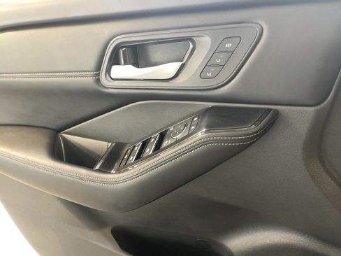 Used 2024 Nissan Rogue SL w/ SL Premium Package AWD/4WD image 16