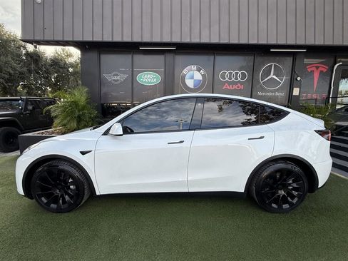 Used 2021 Tesla Model Y Long Range image 7
