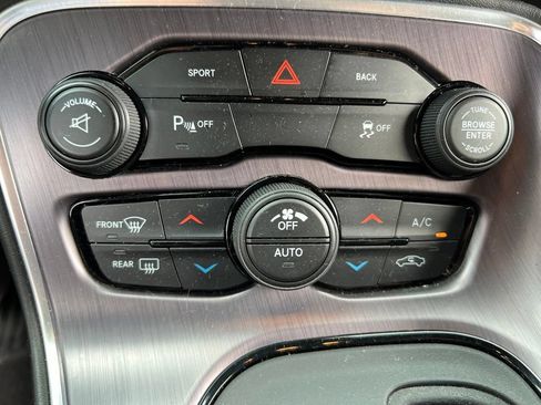 Used 2016 Dodge Challenger R/T w/ Driver Convenience Group RWD image 23