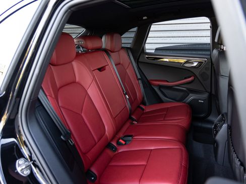 New 2025 Porsche Macan Turbo image 31