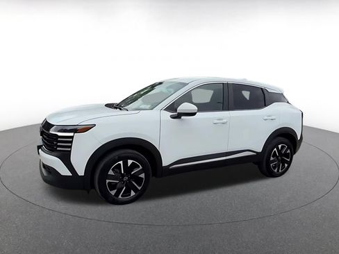 Used 2025 Nissan Kicks SV AWD/4WD image 8