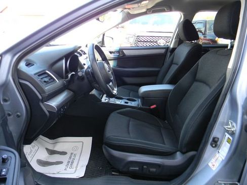 Used 2018 Subaru Outback 2.5i Premium AWD/4WD image 21