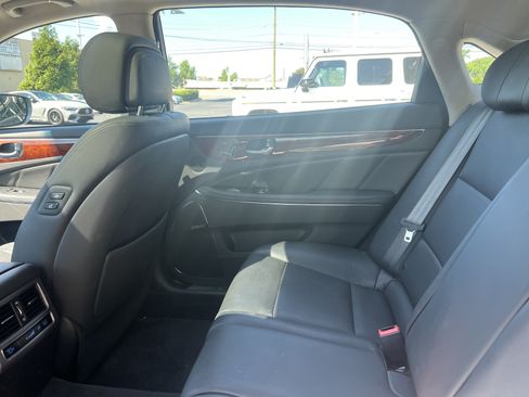 Used 2014 Hyundai Equus Signature RWD image 34