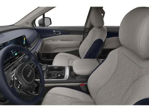 Used 2025 Kia Carnival EX FWD image 11