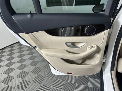 Certified 2022 Mercedes-Benz GLC 300 image 24