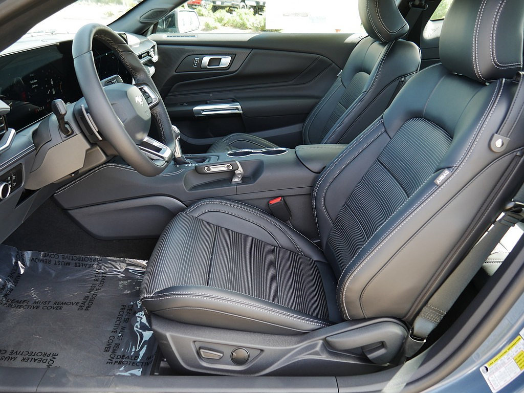 New 2026 Ford Mustang GT Premium w/ GT Performance Package RWD image 10