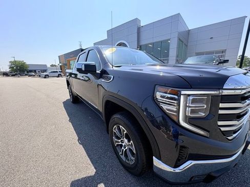 Used 2025 GMC Sierra 1500 SLT AWD/4WD image 12