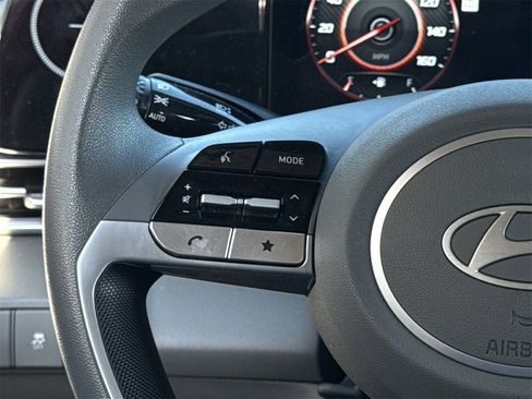 Used 2024 Hyundai Elantra SEL image 13