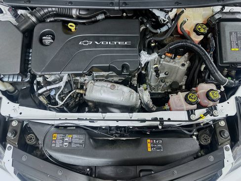 Used 2018 Chevrolet Volt Premier w/ Driver Confidence Package FWD image 32