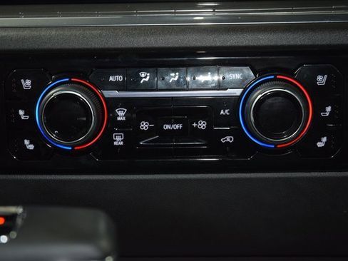 Used 2024 Chevrolet Silverado 1500 High Country w/ Technology Package image 35