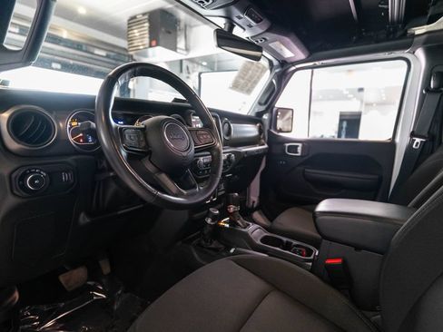 Used 2023 Jeep Wrangler Unlimited Sport AWD/4WD image 5