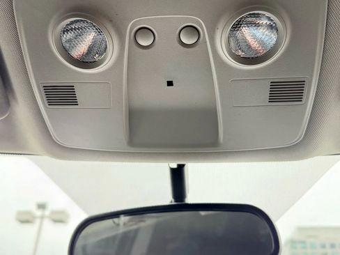 Used 2017 Chevrolet Traverse LT image 20