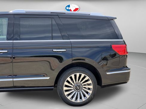 Used 2019 Lincoln Navigator Reserve AWD/4WD image 34