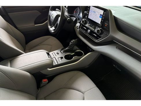 Used 2022 Toyota Highlander L AWD/4WD image 17