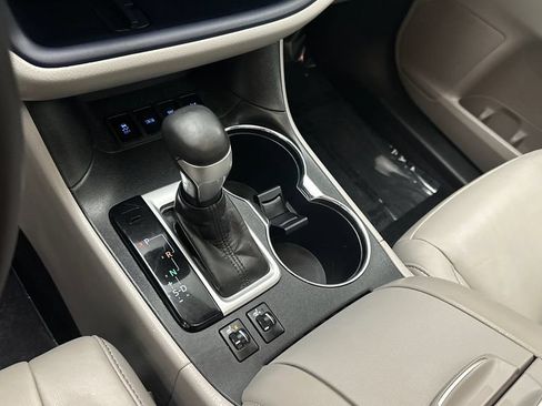 Used 2016 Toyota Highlander XLE AWD/4WD image 15