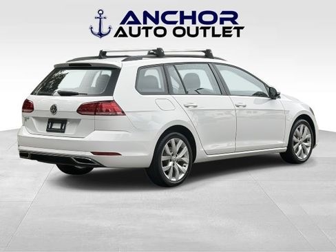 Used 2019 Volkswagen Golf SE image 8